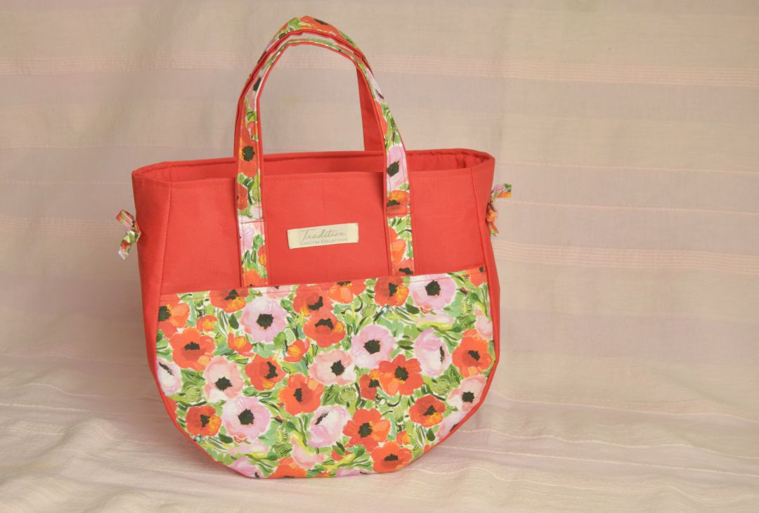 Sac tote bag en tissu rouge et tissu à fleurs